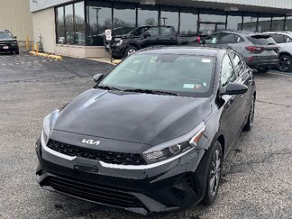 Used 2023 Kia Forte LXS image 1