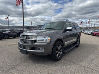 Used 2013 Lincoln Navigator 4WD image 1