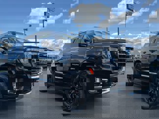 Used 2021 GMC Yukon SLT image 1