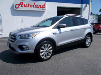 Used 2017 Ford Escape Titanium image 1