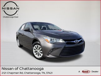 Used 2017 Toyota Camry LE image 1