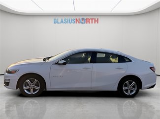 Used 2022 Chevrolet Malibu LT image 1