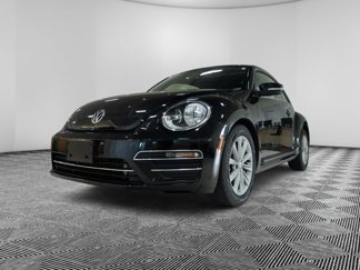 Used 2018 Volkswagen Beetle 2.0T SE image 1