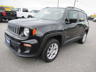 Used 2020 Jeep Renegade Latitude w/ Cold Weather Group image 1