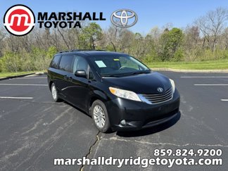 Used 2014 Toyota Sienna XLE image 1