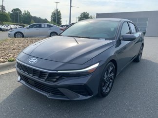 Used 2024 Hyundai Elantra SEL w/ Convenience Package image 1