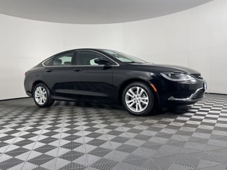 Used 2016 Chrysler 200 Limited image 1