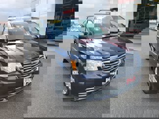 Used 2014 Chrysler Town & Country Touring image 1