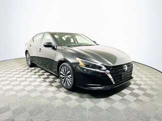 Used 2023 Nissan Altima 2.5 SV image 1