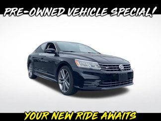 Used 2017 Volkswagen Passat 1.8T R-Line w/ R-Line Lighting Package image 1
