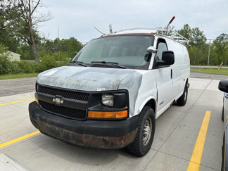 Used 2005 Chevrolet Express 2500 image 1