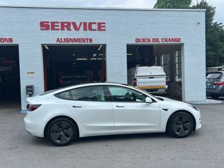 Used 2023 Tesla Model 3 Standard Range image 1