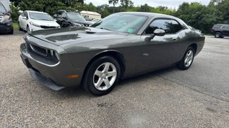 Used 2010 Dodge Challenger SE image 1