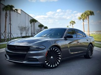Used 2018 Dodge Charger SXT w/ Blacktop Package image 1