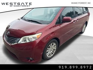 Used 2012 Toyota Sienna XLE image 1