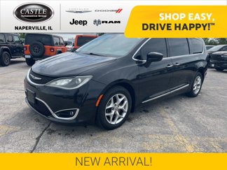 Used 2017 Chrysler Pacifica Touring-L w/ Tire & Wheel Group image 1