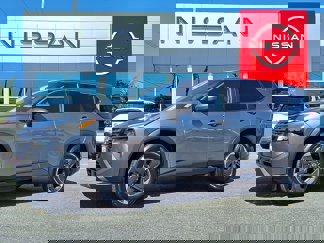 Used 2024 Nissan Rogue SV image 1