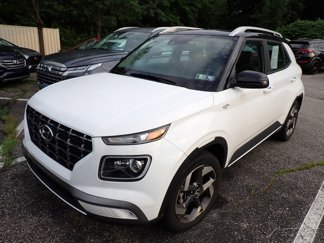 Used 2022 Hyundai Venue Limited image 1