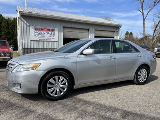Used 2010 Toyota Camry LE image 1