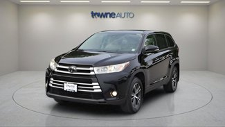 Used 2017 Toyota Highlander LE image 1