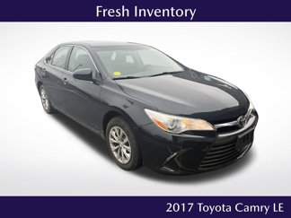 Used 2017 Toyota Camry LE image 1