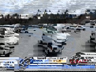 Used 2022 Chevrolet Equinox LS image 1