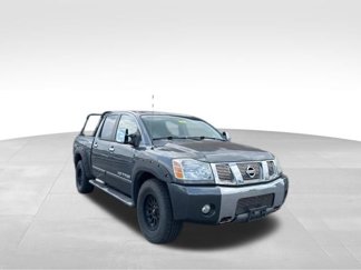 Used 2005 Nissan Titan LE w/ (U01) Nissan Navigation Pkg image 1