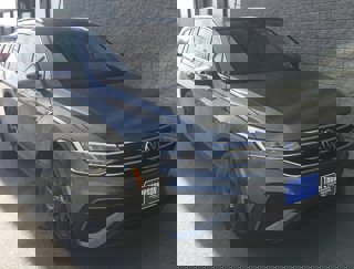 Certified 2022 Volkswagen Tiguan SE image 1