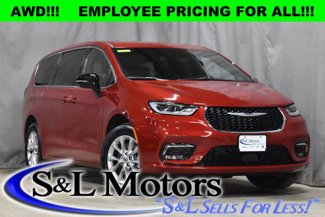 New 2025 Chrysler Pacifica Select image 1