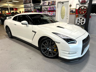 Used 2014 Nissan GT-R Premium image 1