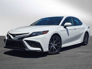 Used 2022 Toyota Camry SE image 1