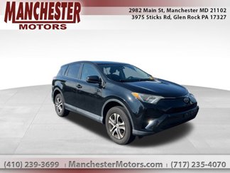 Used 2018 Toyota RAV4 LE image 1