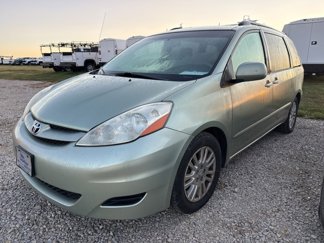 Used 2008 Toyota Sienna XLE image 1
