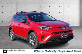 Used 2016 Toyota RAV4 LE image 1