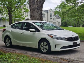 Used 2017 Kia Forte LX image 1