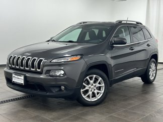 Used 2017 Jeep Cherokee Latitude image 1
