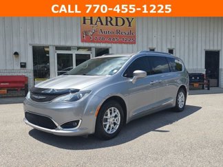Used 2020 Chrysler Pacifica Touring-L image 1