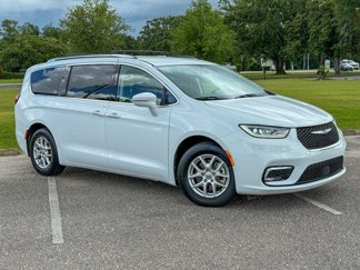 Used 2021 Chrysler Pacifica Touring-L image 1