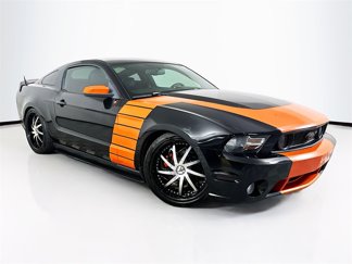 Used 2010 Ford Mustang GT image 1