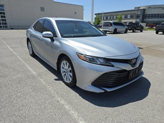 Used 2018 Toyota Camry LE image 1