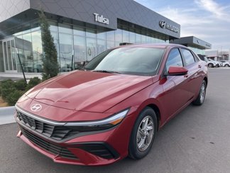 Certified 2025 Hyundai Elantra SE image 1
