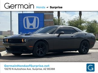 Used 2018 Dodge Challenger SXT image 1