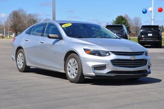 Used 2017 Chevrolet Malibu L image 1