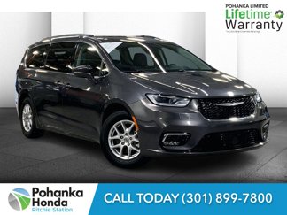 Used 2022 Chrysler Pacifica Touring-L image 1