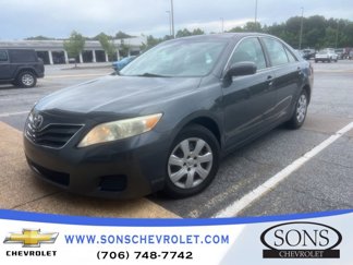 Used 2011 Toyota Camry LE image 1