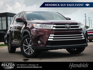 Used 2019 Toyota Highlander XLE image 1