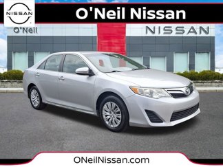 Used 2014 Toyota Camry LE image 1