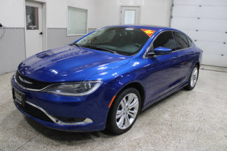 Used 2016 Chrysler 200 Limited image 1