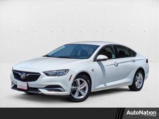 Used 2018 Buick Regal Preferred image 1