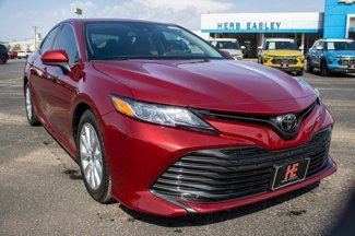 Used 2020 Toyota Camry LE image 1